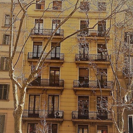 Stopbarcelona Universidad Apartments מראה חיצוני תמונה