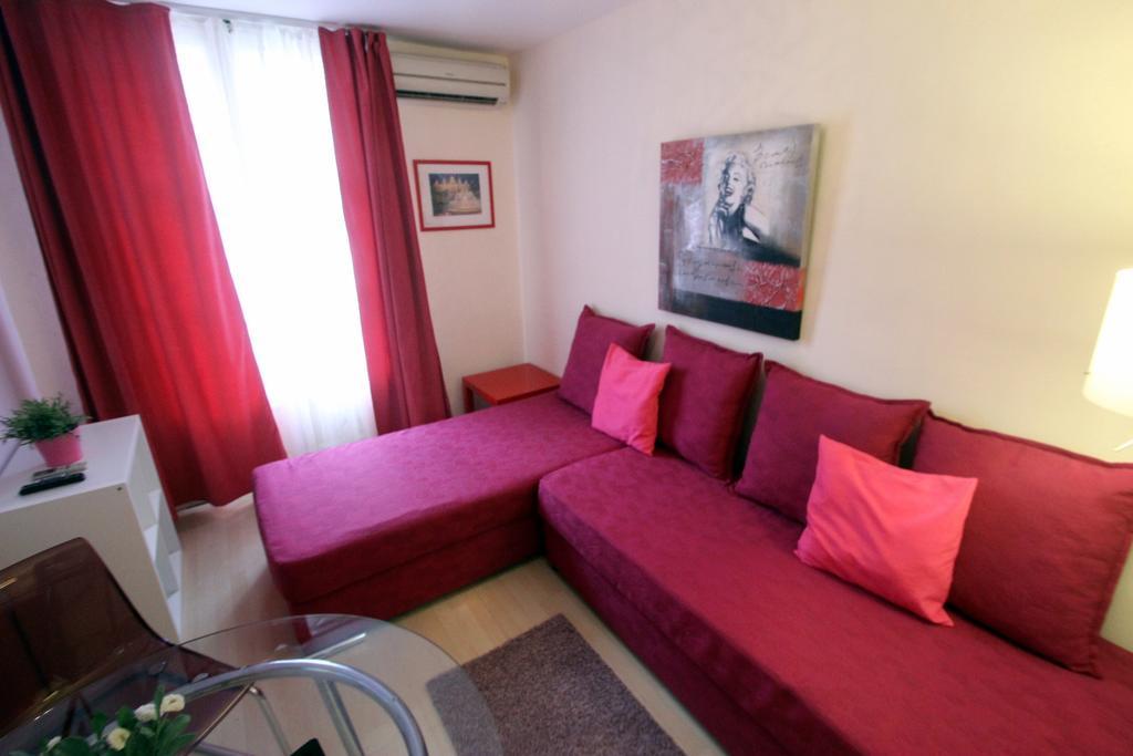 Stopbarcelona Universidad Apartments חדר תמונה