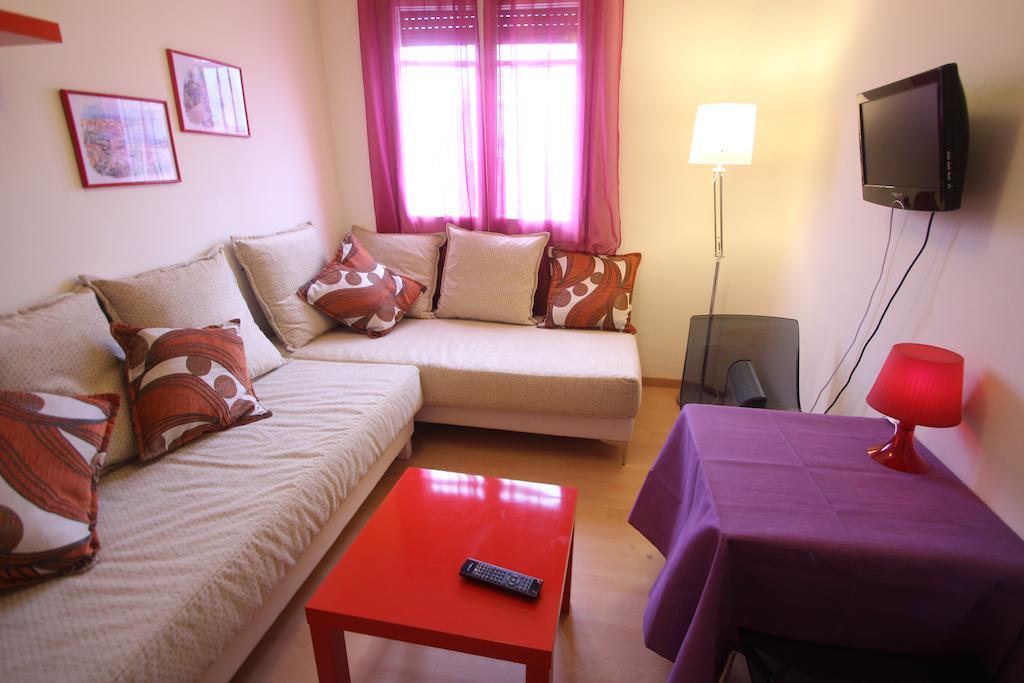 Stopbarcelona Universidad Apartments חדר תמונה
