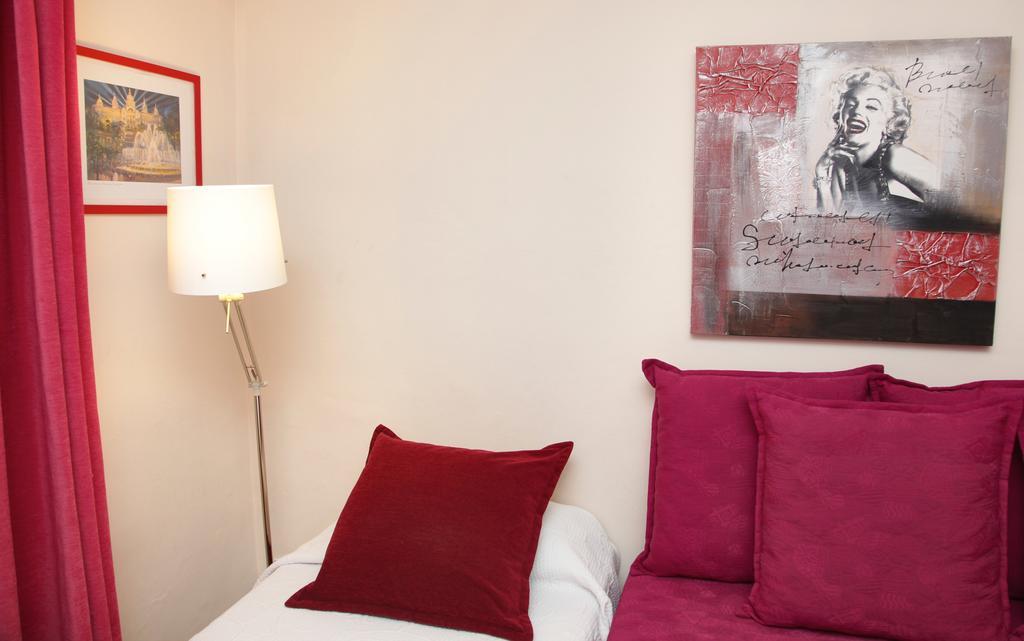 Stopbarcelona Universidad Apartments מראה חיצוני תמונה