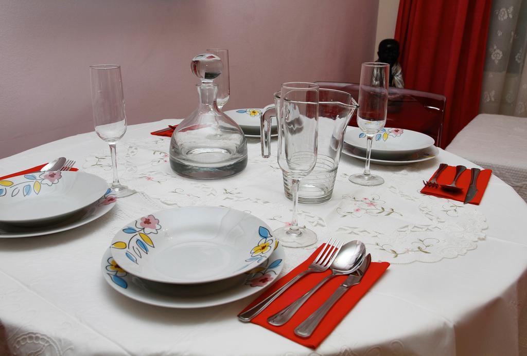 Stopbarcelona Universidad Apartments מראה חיצוני תמונה