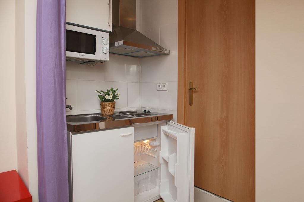 Stopbarcelona Universidad Apartments מראה חיצוני תמונה