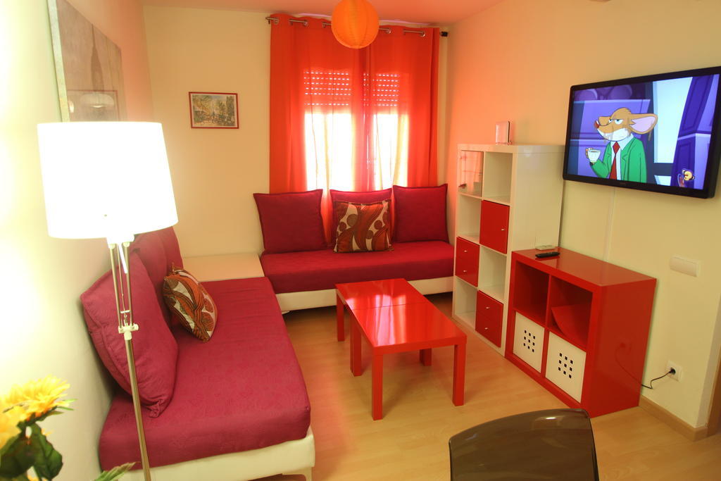 Stopbarcelona Universidad Apartments מראה חיצוני תמונה