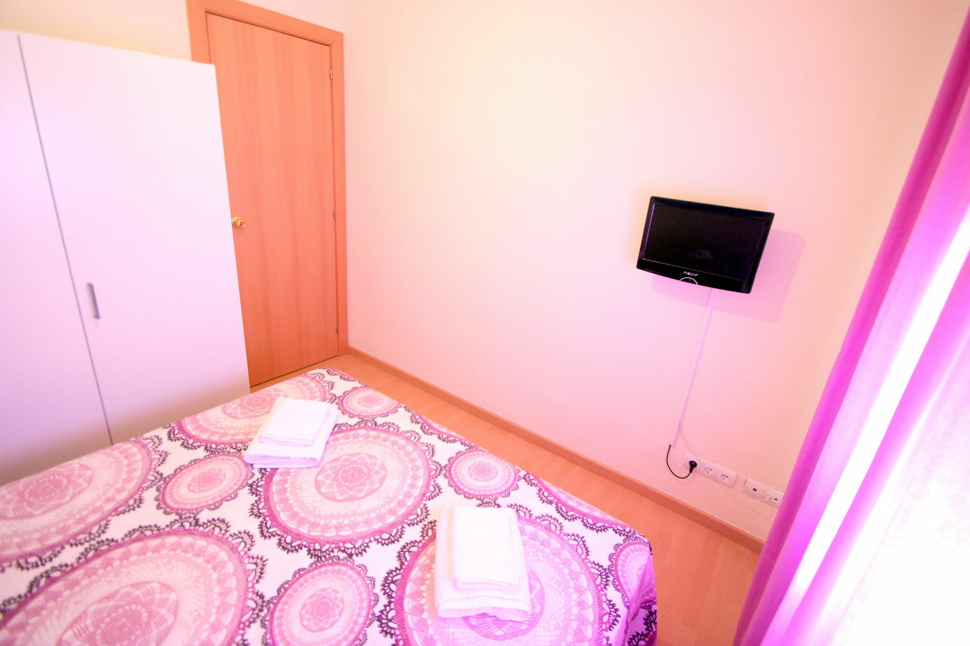 Stopbarcelona Universidad Apartments מראה חיצוני תמונה
