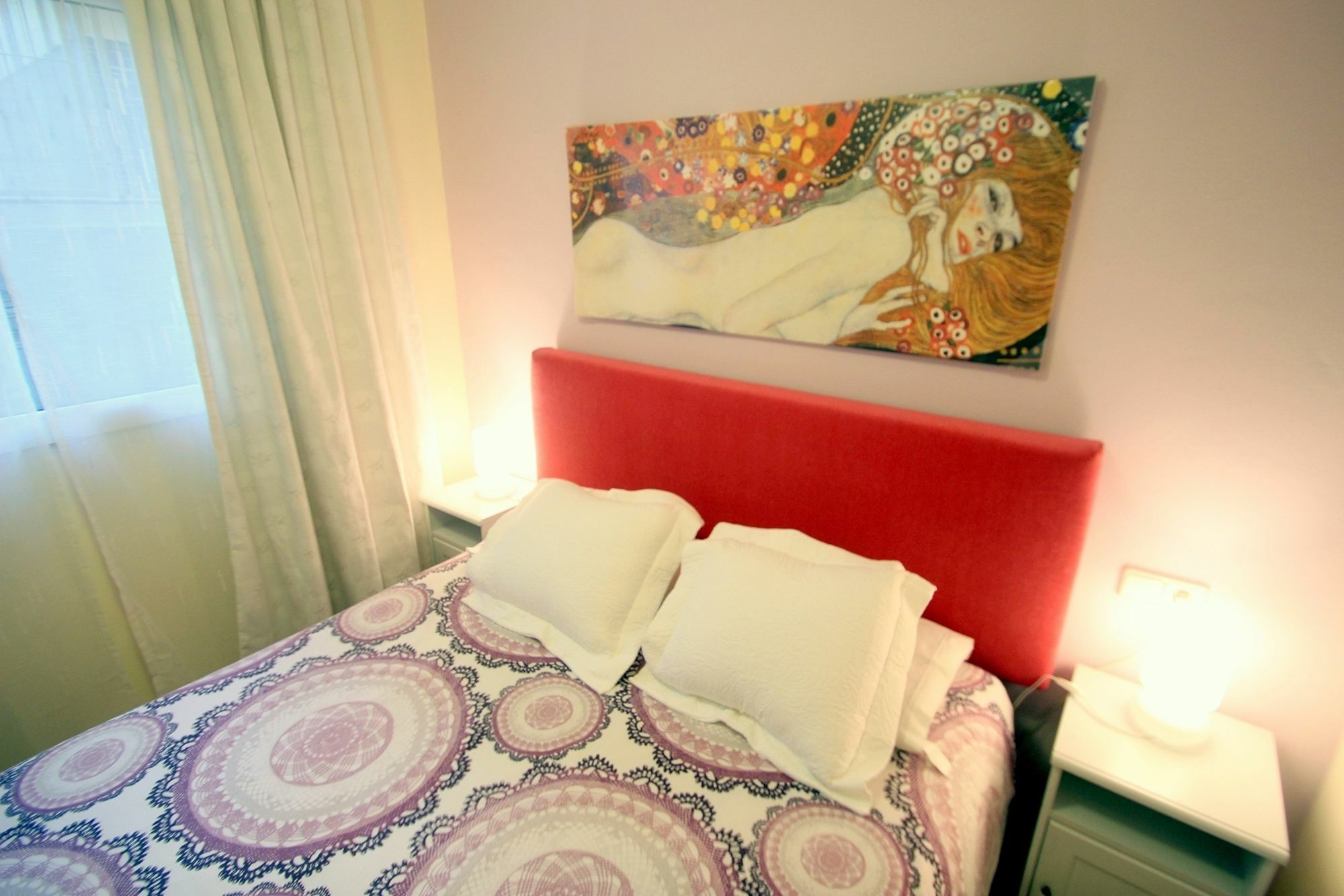 Stopbarcelona Universidad Apartments מראה חיצוני תמונה